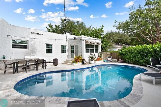 Photo - 615 SE 11th Ave Casa