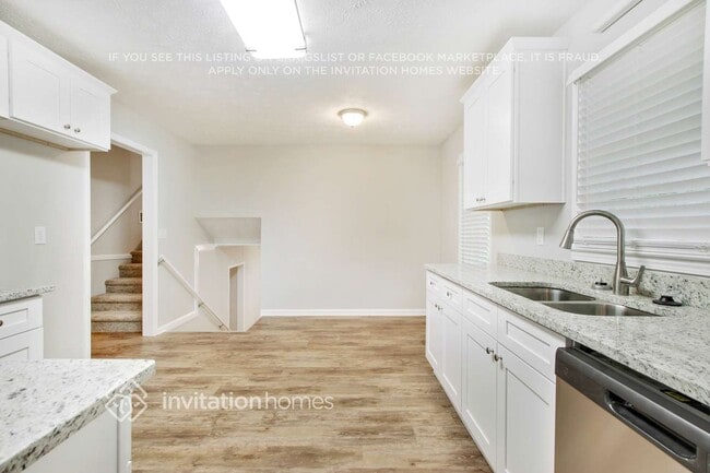 Photo - 3811 Sherwood Dr