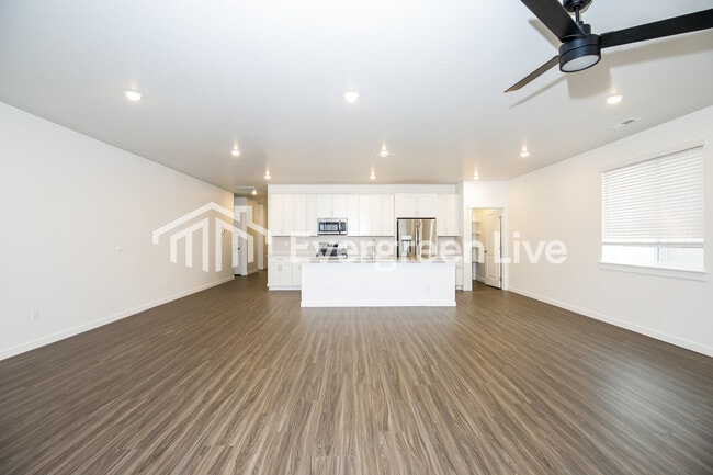 Photo - 214 Ravello St