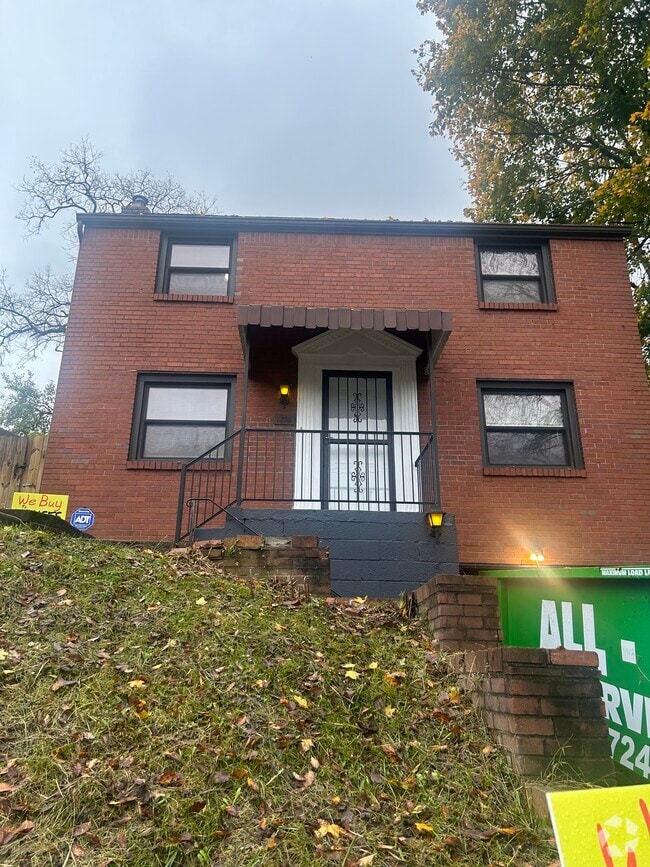 Building Photo - 11522 Frankstown Rd Rental