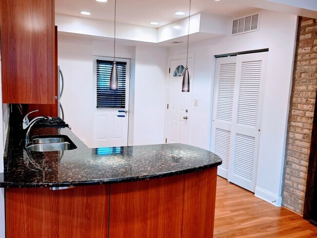 Photo - 2544 W Hollywood Ave Unidad 1