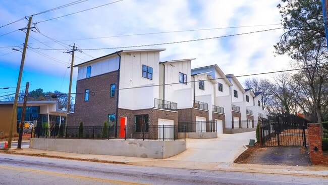 Photo - 2488 Perry Blvd NW