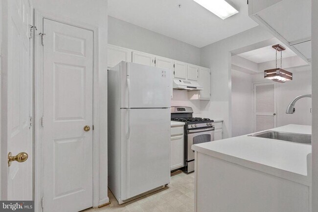 Photo - 46580 Drysdale Terrace Unit 301