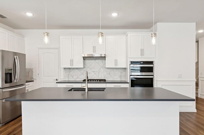 Photo - 2412 Rooster Ln