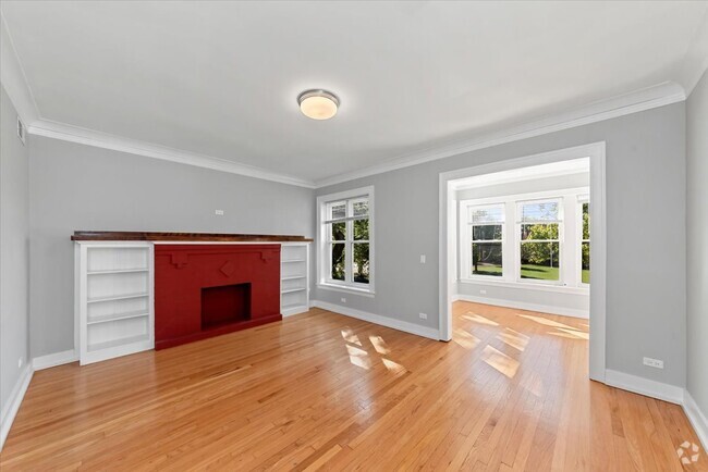 Building Photo - 1417 W Erie St Unit 2 Rental
