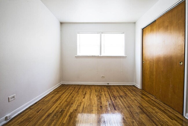 2045 E 75th