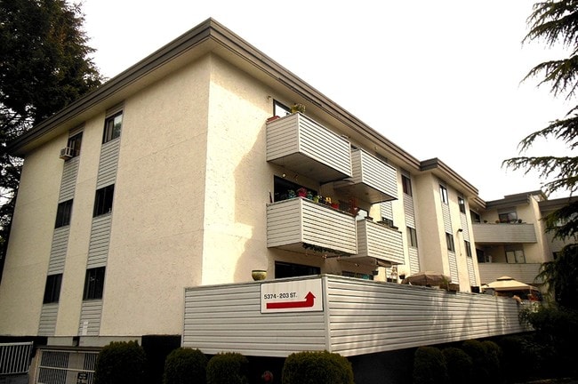 Building Photo - Claymore Apartments