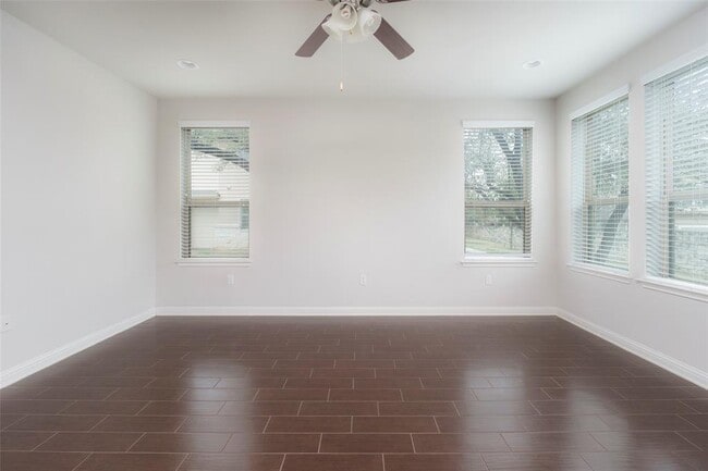 Photo - 13800 Lyndhurst St