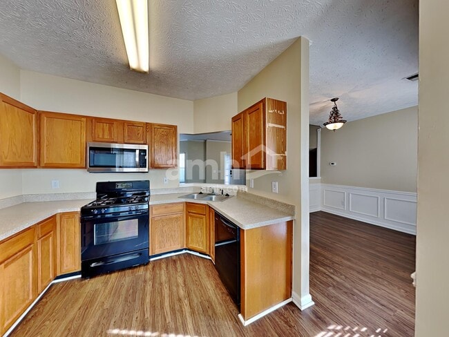 Photo - 4939 Lake Park Ln