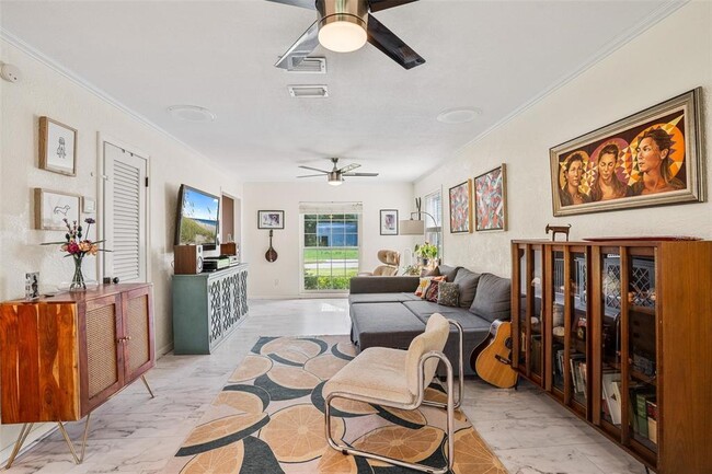 Photo - 2464 Lydia Way