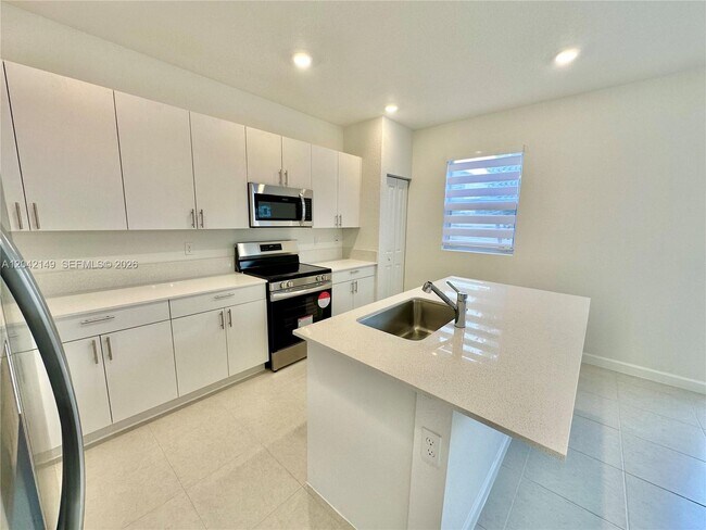 Photo - 114 SW 184th Ave