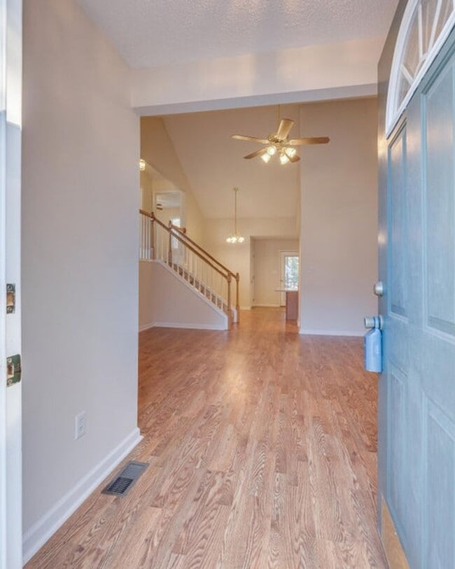 Photo - 3910 Renaissance Sq