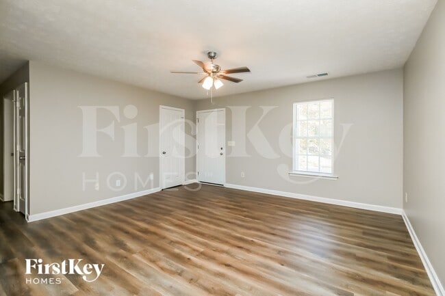 Photo - 9161 Thrash St SW
