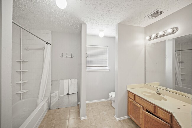 Photo - 13431 Klamath Falls Dr