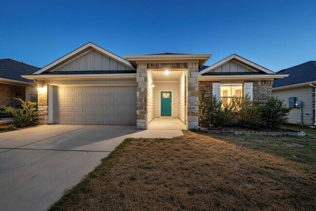 Photo - 322 Pedernales Ln