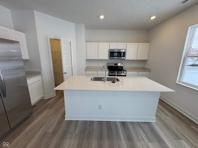 Photo - 2945 Grand Rdg Dr