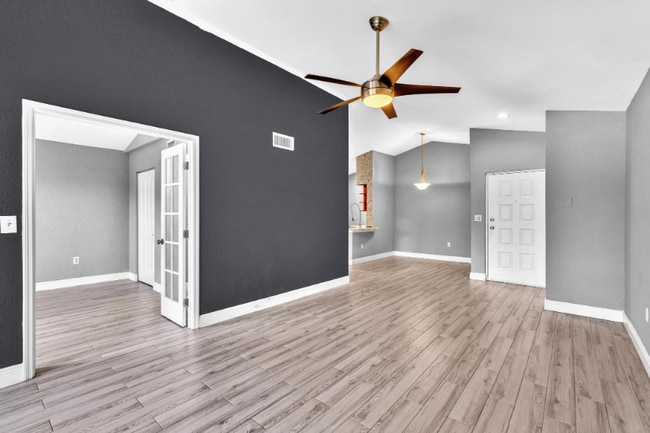 Photo - 2850 N Oakland Forest Dr Unit 313