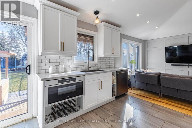 Photo - 49 Jennifer Crescent