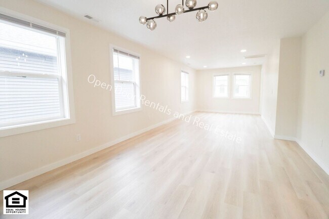 Photo - 417 W 4th St Unit 417 W 4th St  200