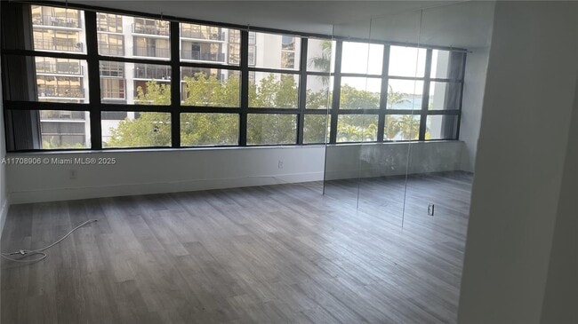 Building Photo - 1440 Brickell Bay Dr Rental
