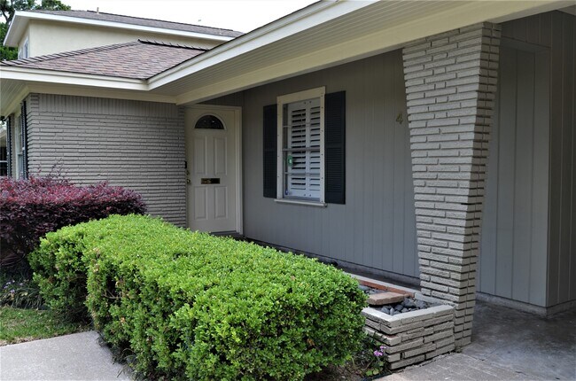 4009 Nenana Dr