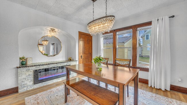 Photo - 715 N 14th St