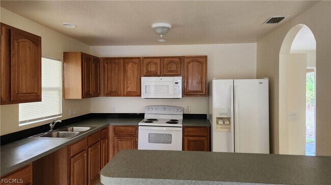 Photo - 2147 Fairway Dr