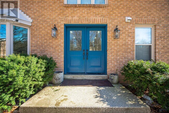 Photo - 877 The Grange Side Rd