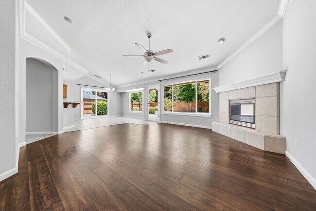 Very clean move in ready dog friendly