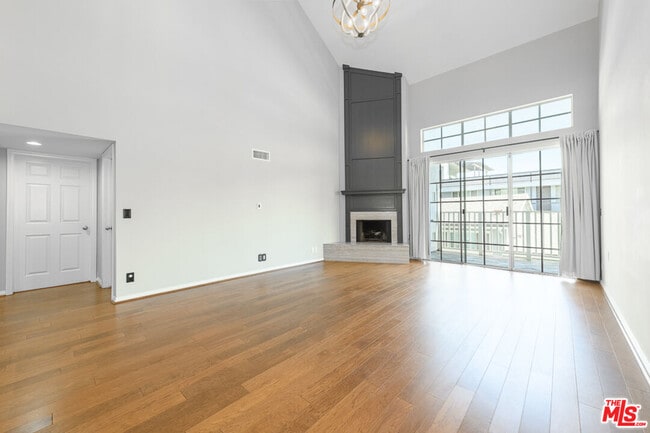 Photo - 11667 Gorham Ave Unidad 303