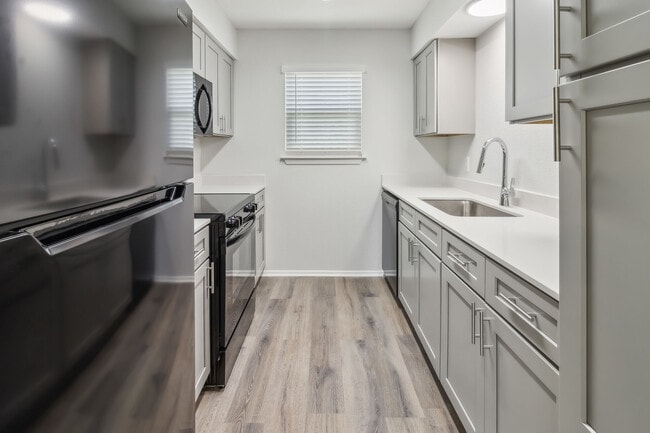 Building Photo - River Pointe Rental