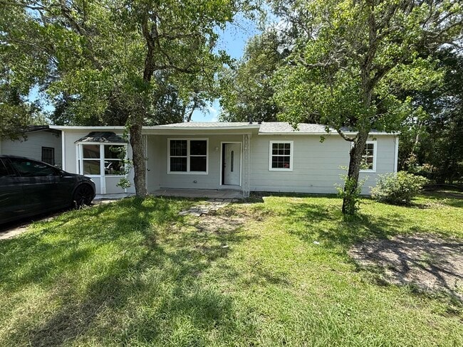 Photo - 1602 Cadillac Dr House
