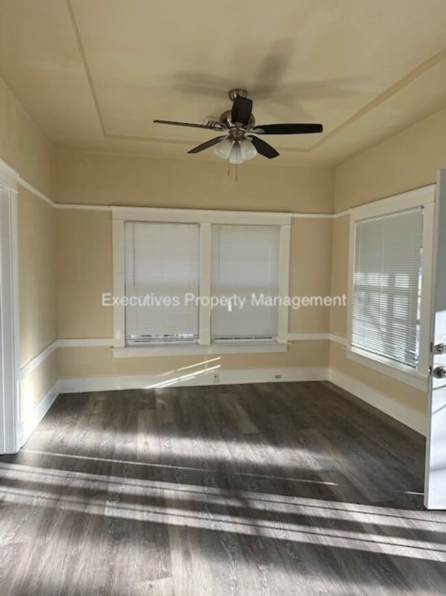 Photo - 119 E Main St