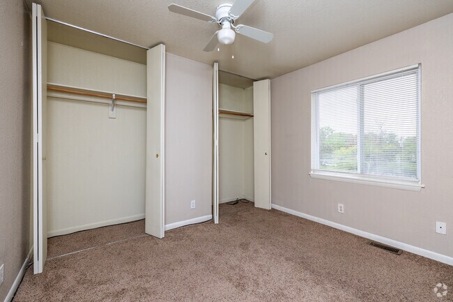 3BR, 1.5BA - 909SF - 1st Bedroom
