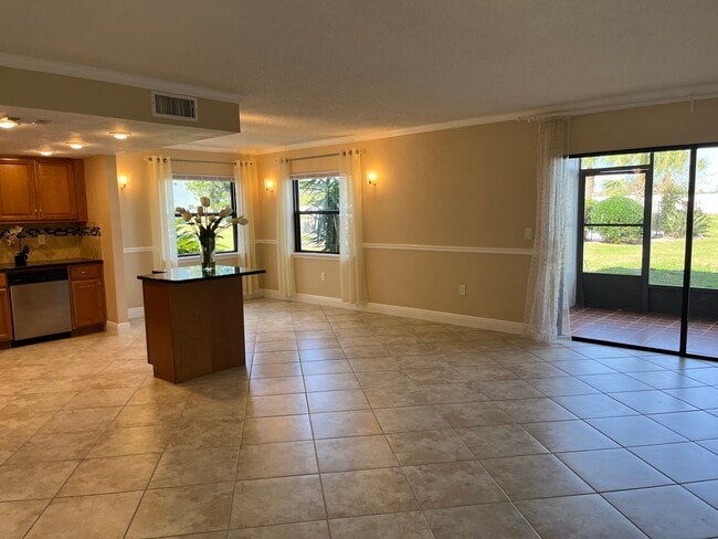 Cocina + Sala de estar - 2469 Twin Dr Unidad 23