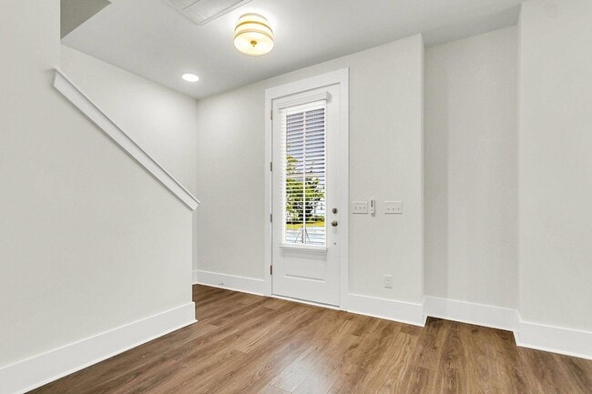 254 Symphony Ave