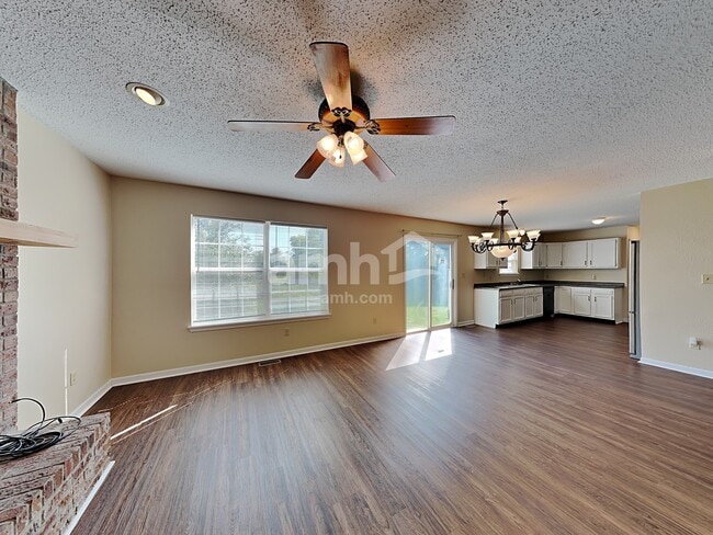 Photo - 143 E Pine Ridge Dr