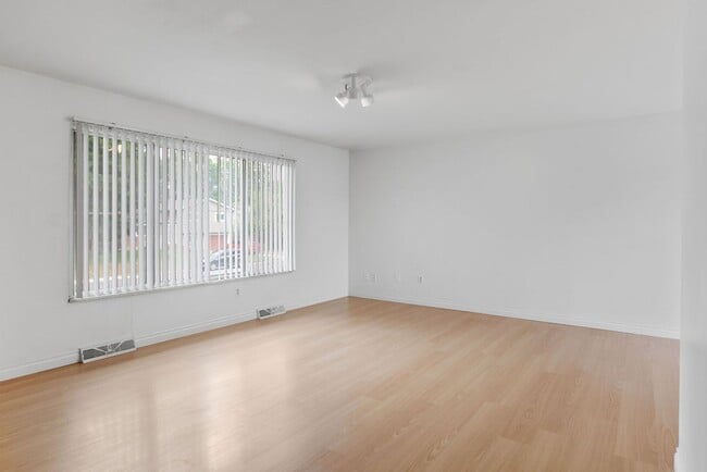 Photo - 5 Bedroom home with finished basement