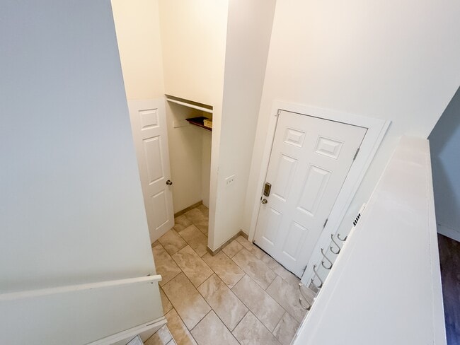 Photo - 79 Granby Bay