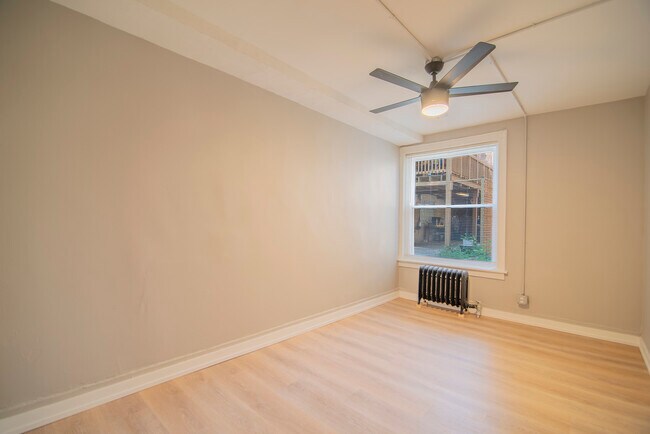 Photo - 1414 W Pratt Blvd Unit 104