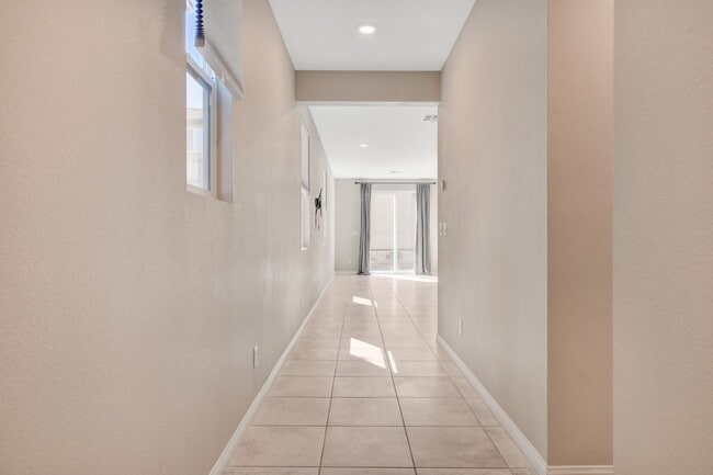 Photo - Gorgeous 4 Bedroom, 2 Story Home in SW/Mou...