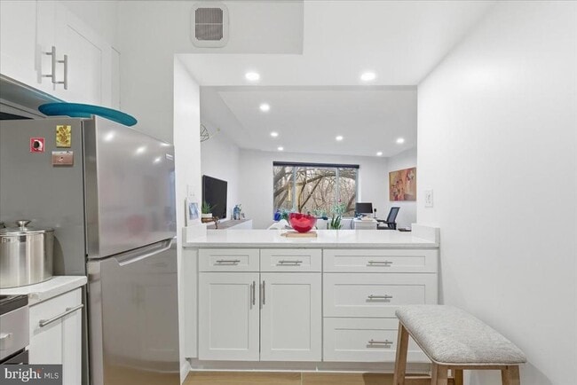 Photo - 2141 Wisconsin Ave NW