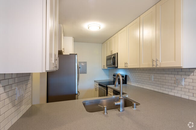 3BR, 2.5BA - 1395 SF - Ascent Apartment Homes