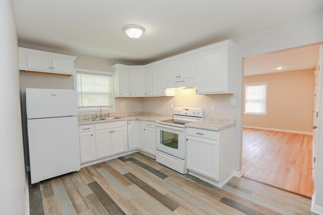 Photo - 631 Quincy St Unit D