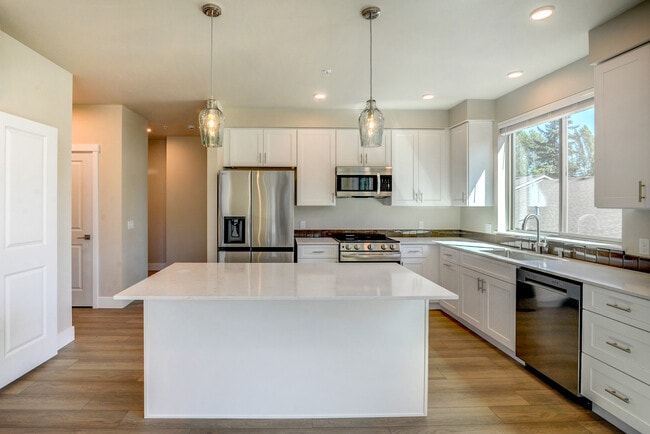 Photo - Emery Landing