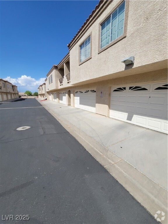 Building Photo - 1851 Hillpointe Rd Unit 2112 Rental