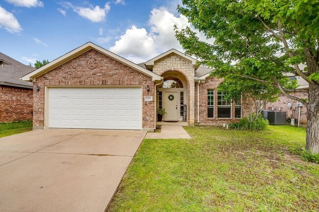 Building Photo - Amazing 3 Bed, 2 Bath Awaiting New Tenants- Burleson ISD- 76028