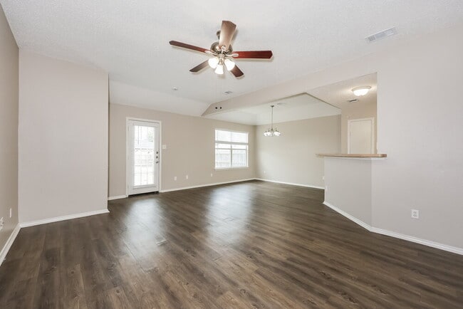 1433 Spicewood Dr