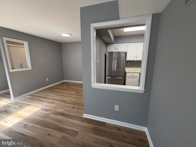 Photo - 132 Leedom Way