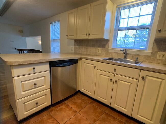 Building Photo - 20 Eliot St Unit 2